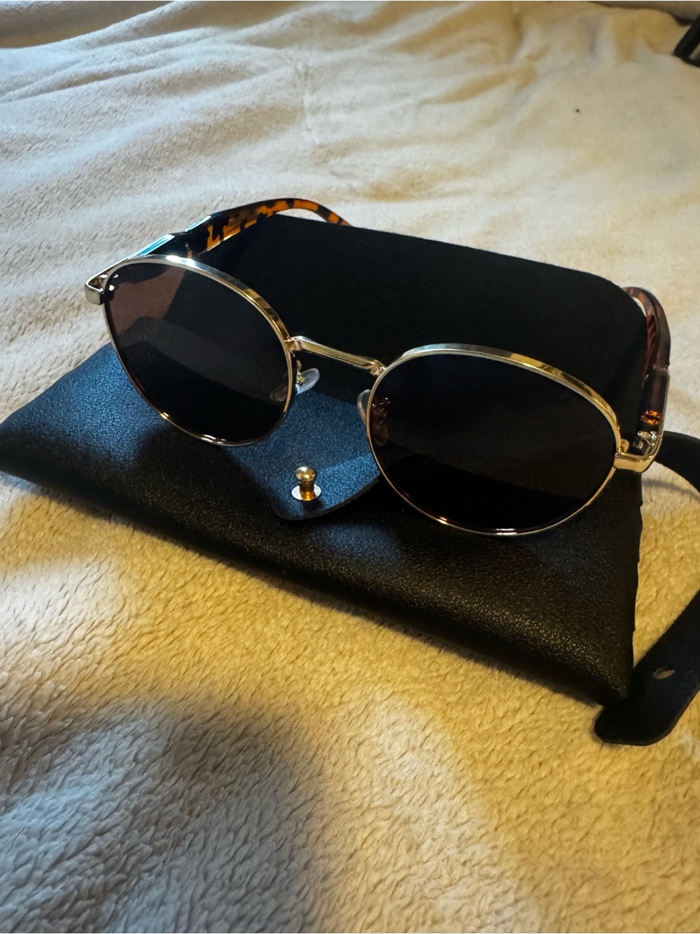 Prada Round Sunglasses in Tortoiseshell and Black - Picture 2 of 6